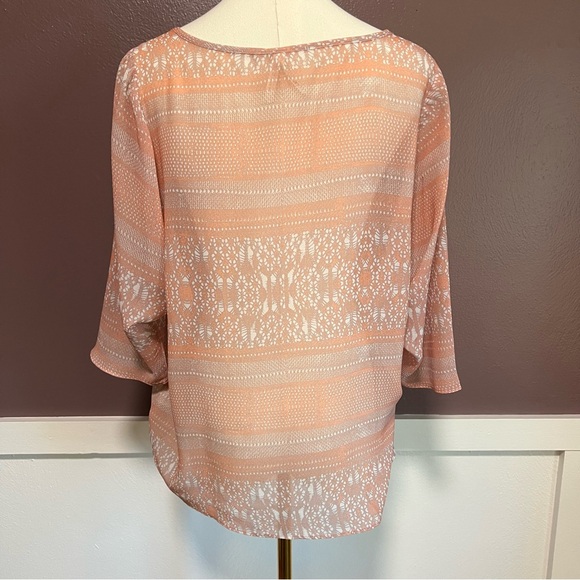 Peach Lace High Low Top - Picture 3 of 8